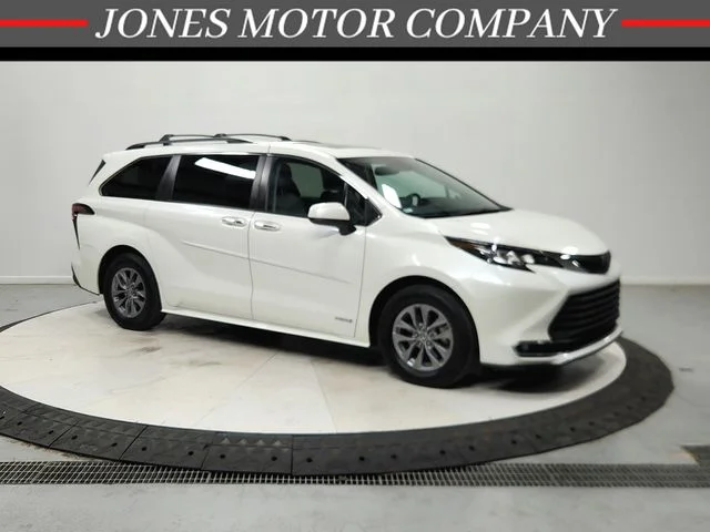 2021 Toyota Sienna XLE