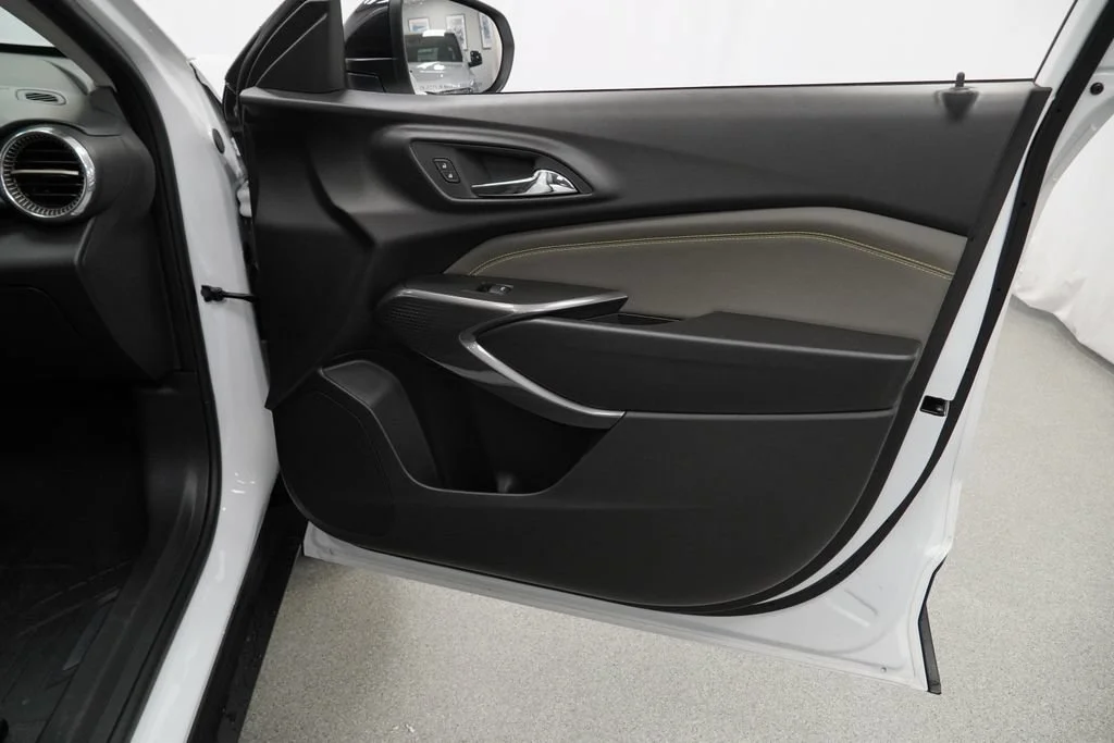 New 2026 Summit White Chevrolet ACTIV image 26