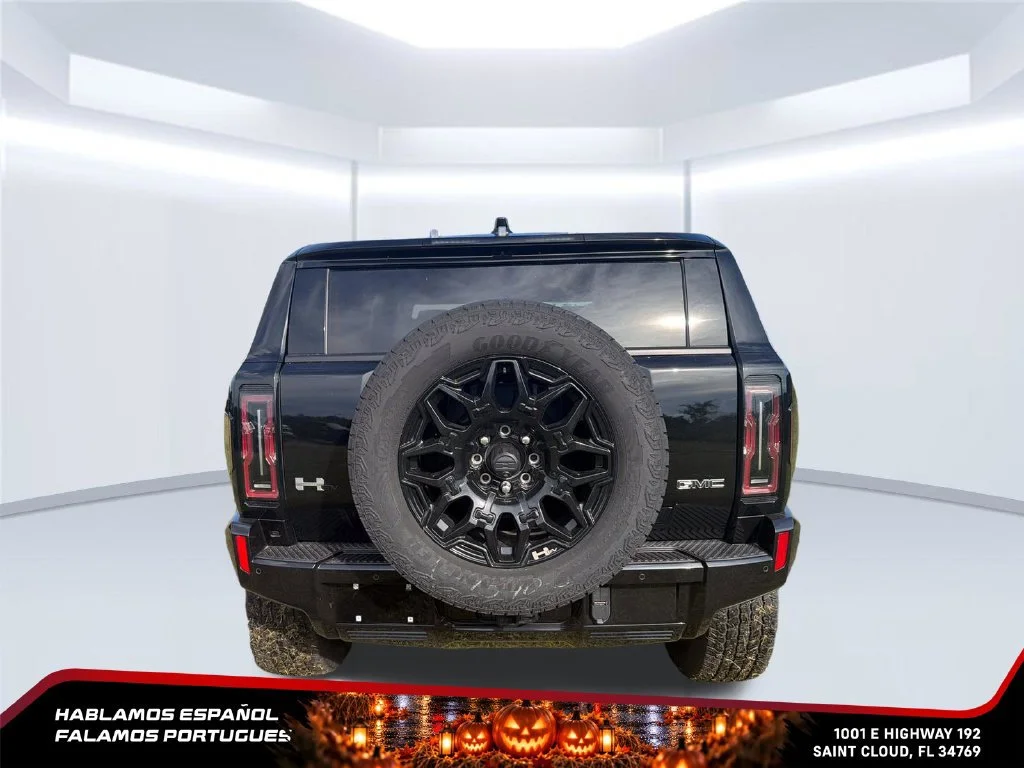 Used 2026 Void Black GMC 2X image 4