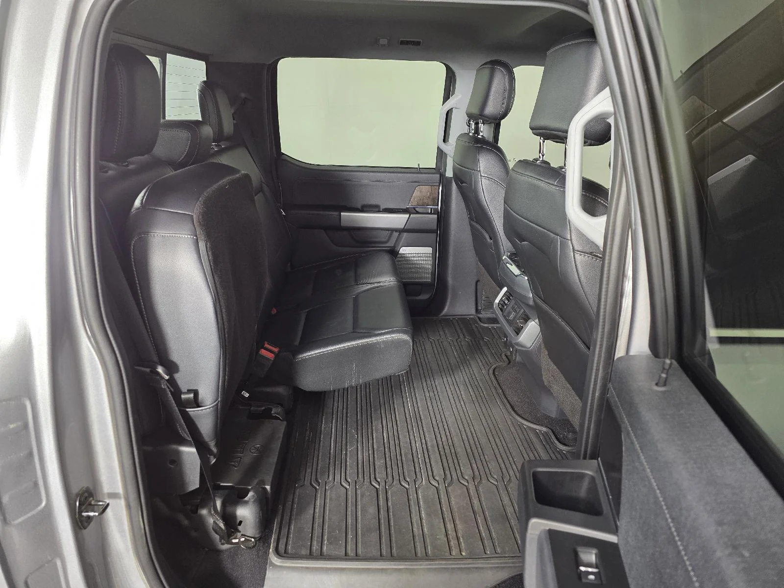 Used 2022  Ford LARIAT image 20