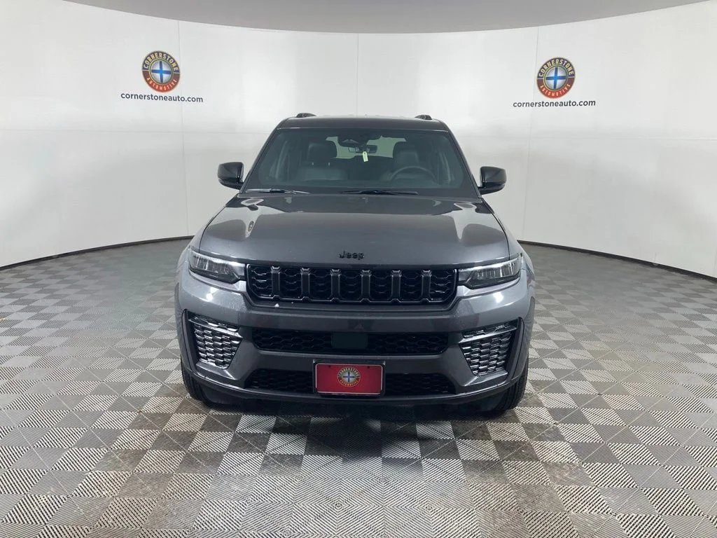 New 2026 Baltic Gray Metallic Clear-Coat Exterior Paint Jeep Altitude image 16