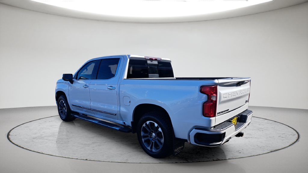 Used 2022  Chevrolet High Country image 7