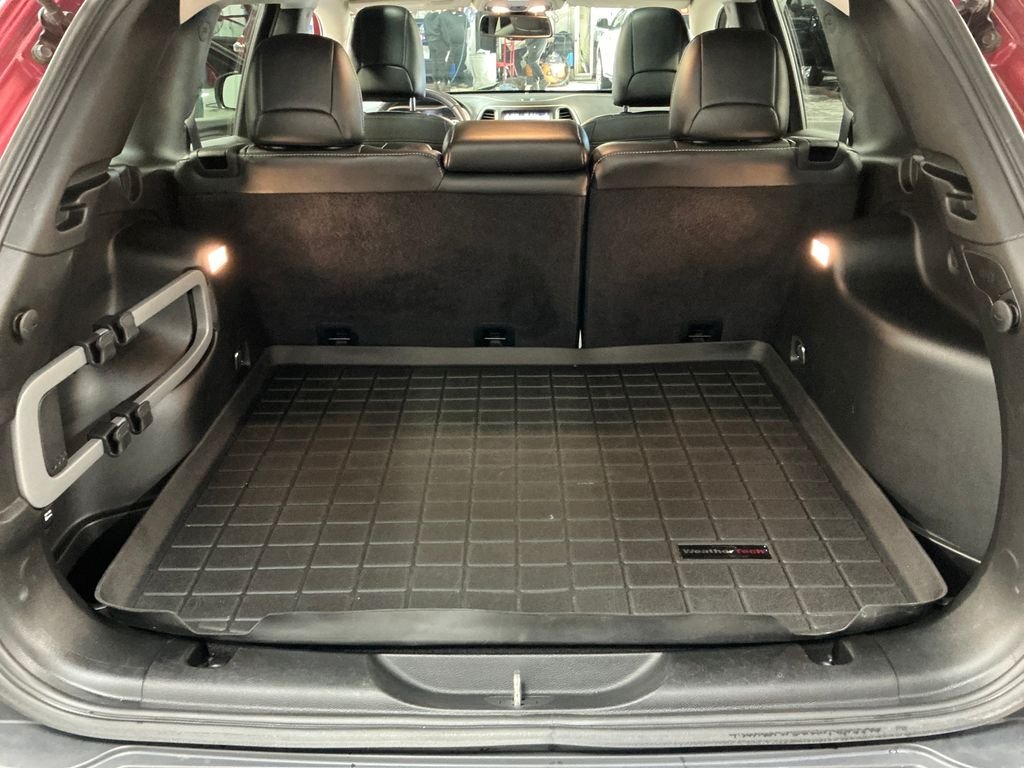 Used 2016 Red Jeep Limited image 28
