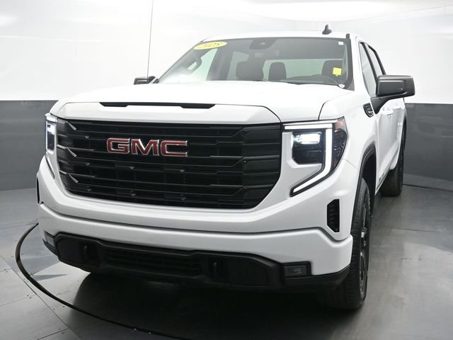 Used 2025 White GMC Elevation image 1