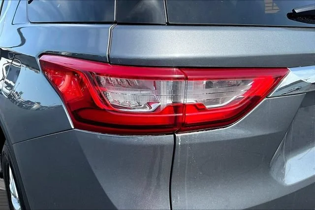 Used 2021 SATIN STEEL METALLIC Chevrolet LT Cloth image 22