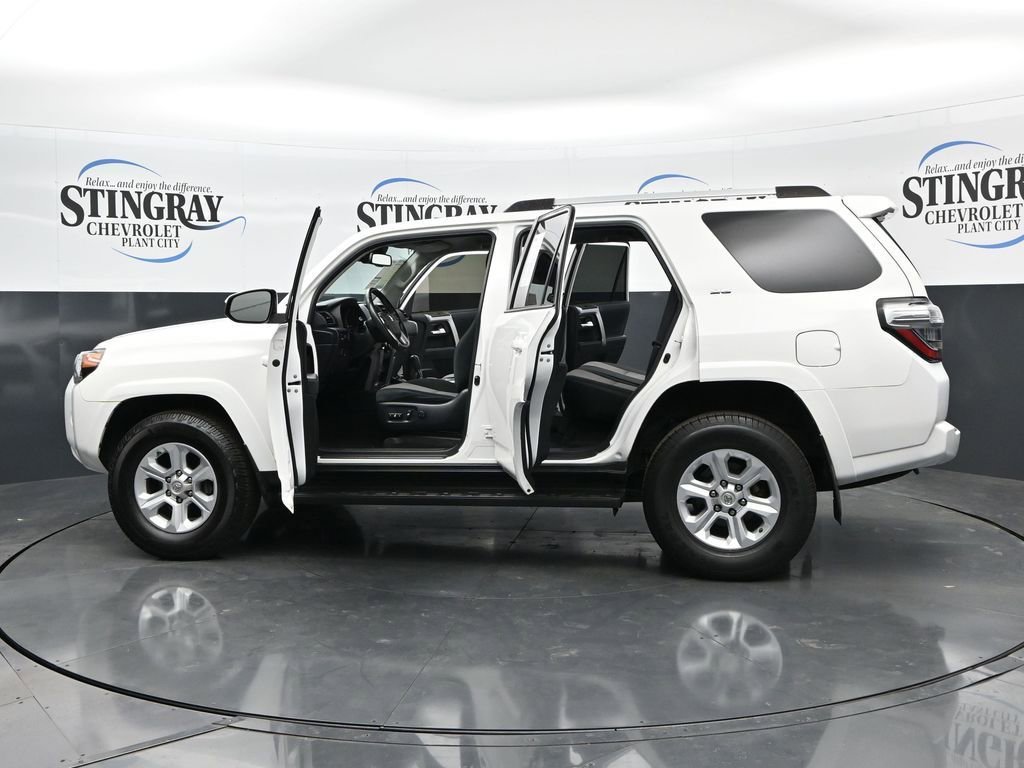 Used 2020 White Toyota SR5 image 37