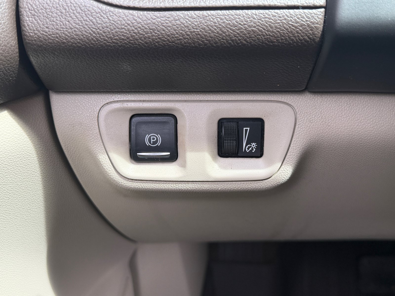 Used 2017 Ebony Twilight Metallic GMC Denali image 17
