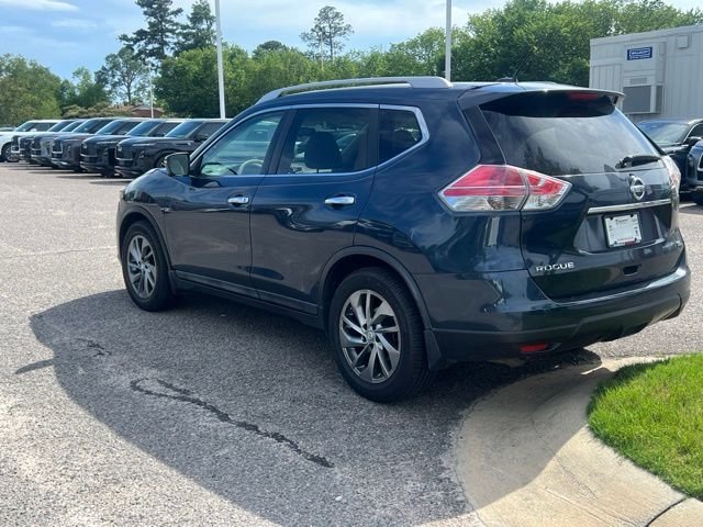 Used 2015 Blue Nissan SL image 3