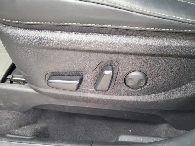Used 2021 White Kia S image 21