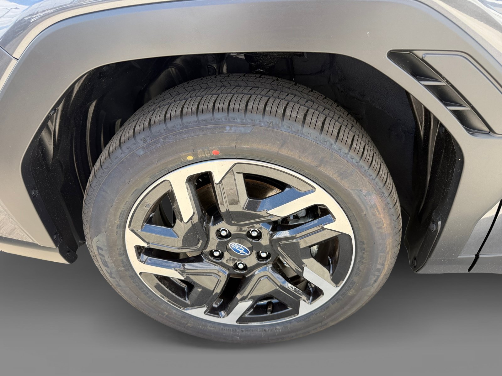 New 2026 MAGNETITE GRAY METALLIC Subaru Limited image 9