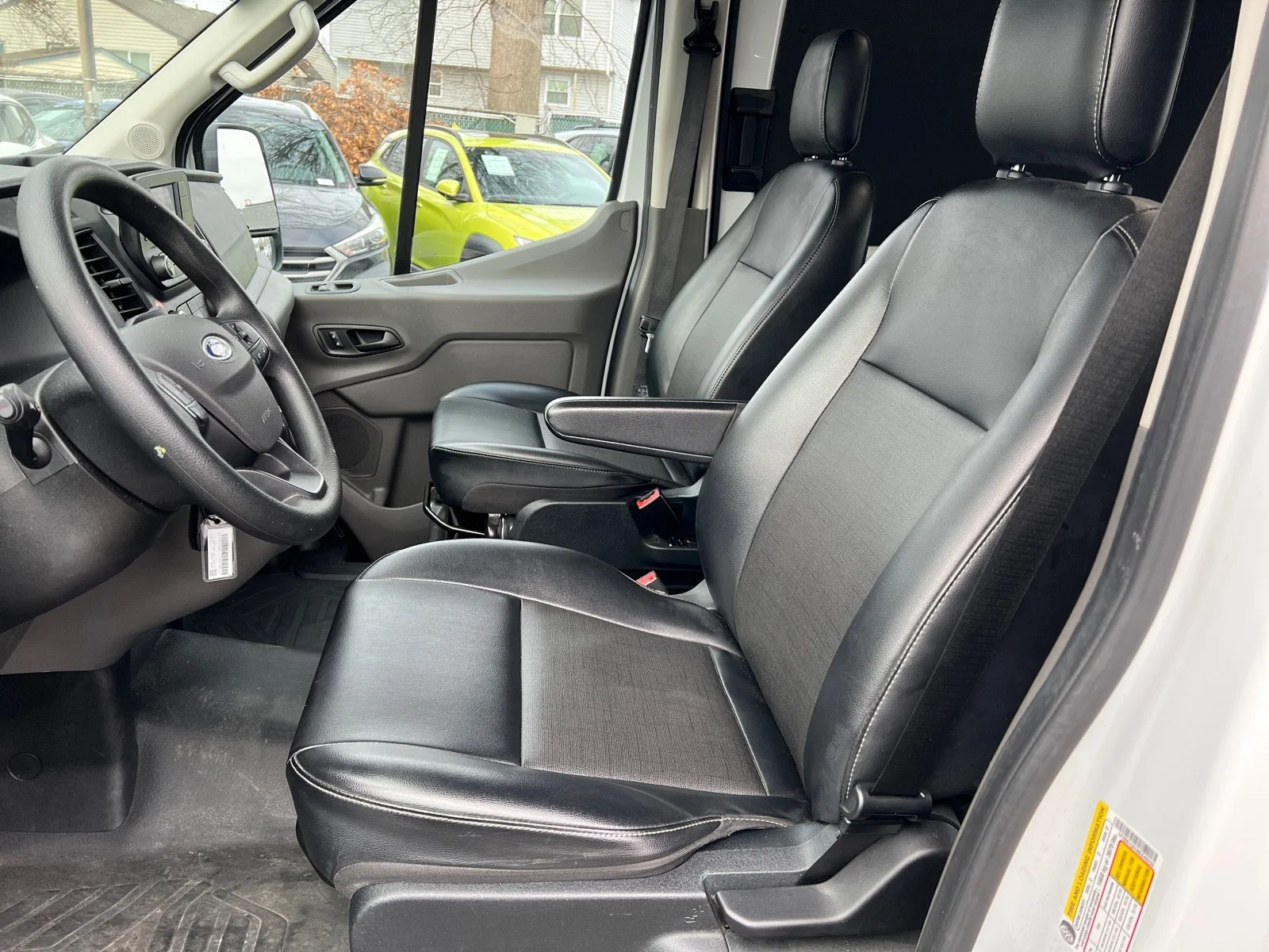 Used 2021 WHITE Ford t-250 148