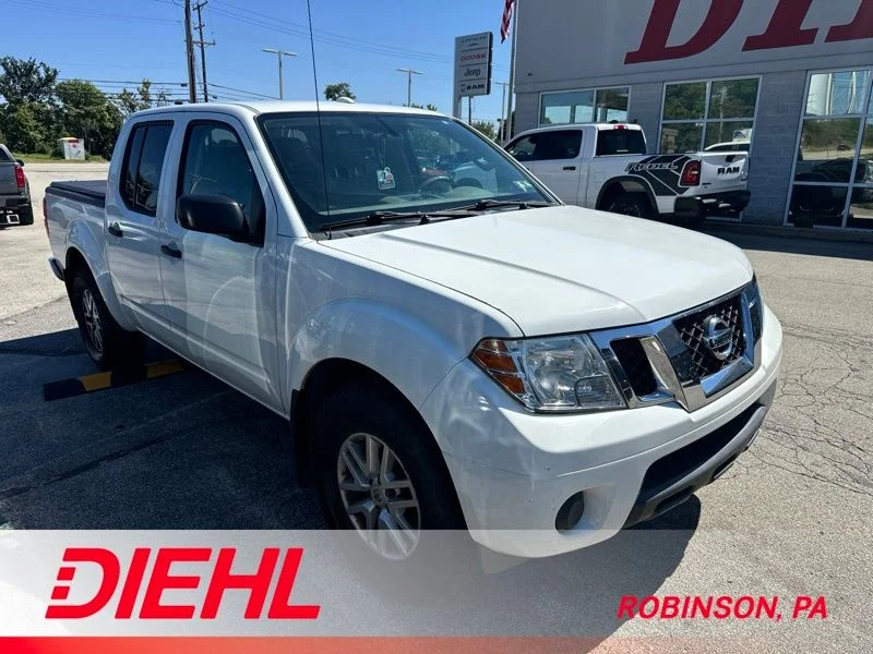 Used 2016 White Nissan SV image 3