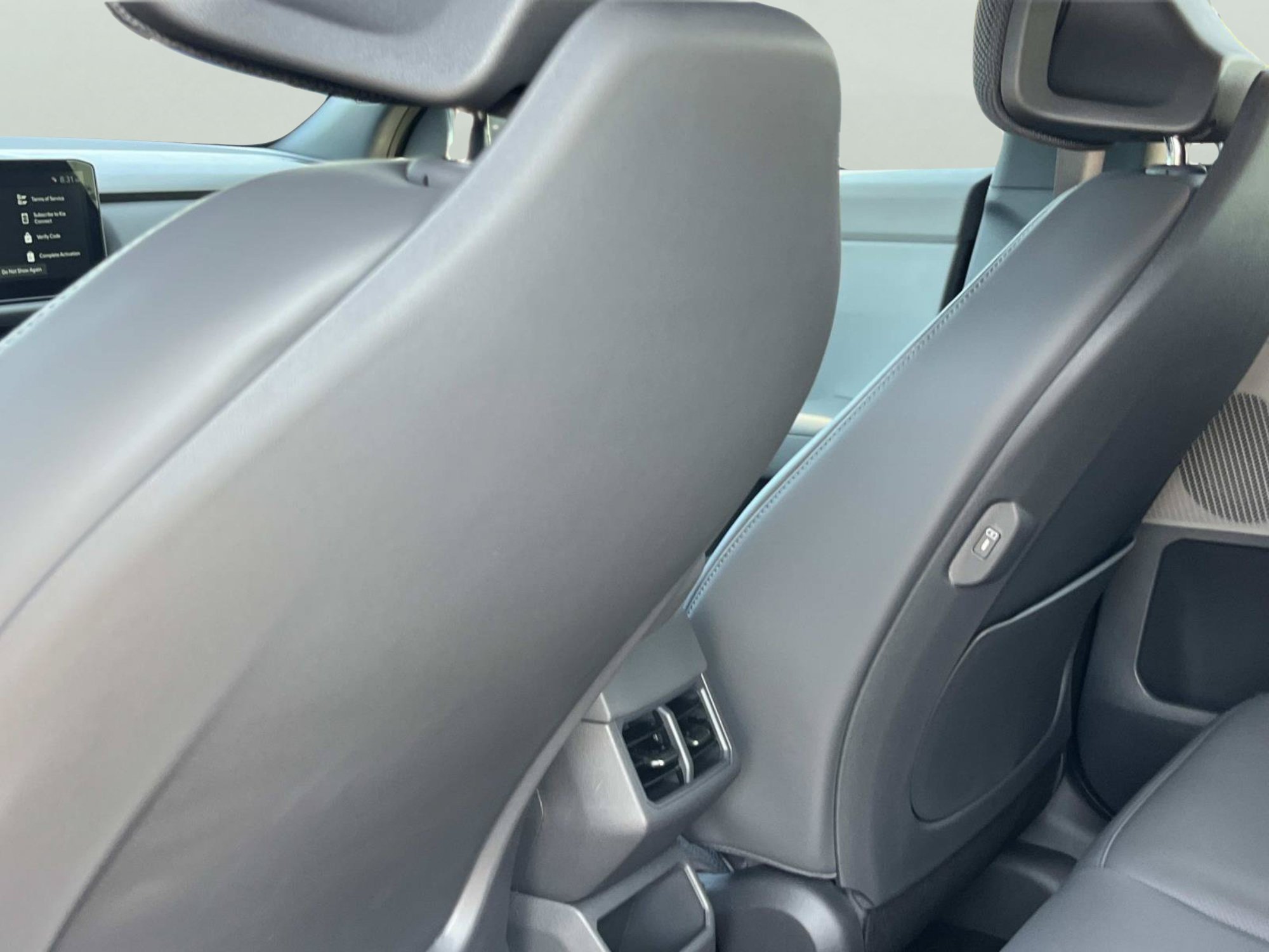 New 2027 Pale Gray Kia X-Line S image 18