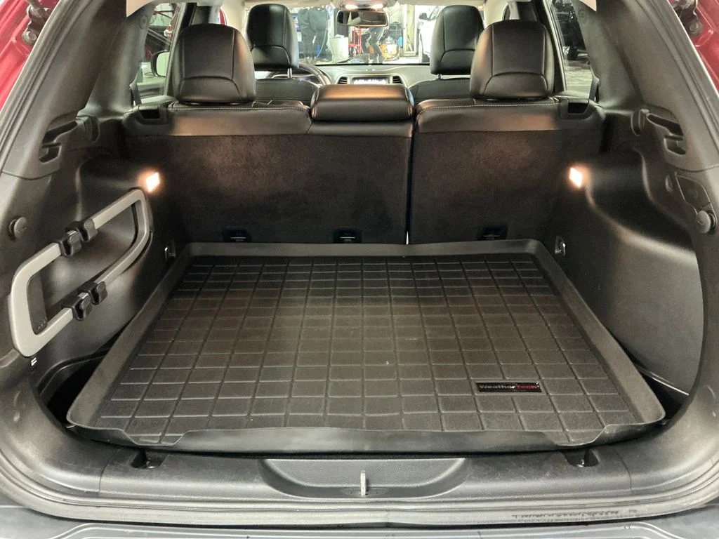 Used 2016 Red Jeep Limited image 28