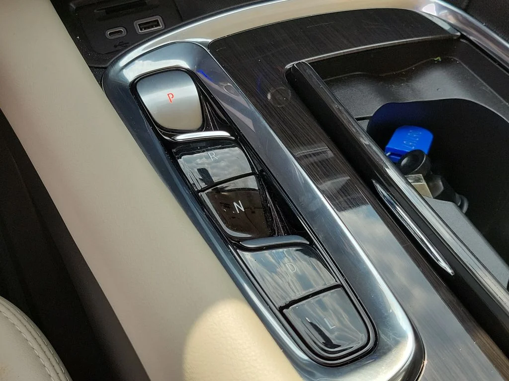 Used 2023 Gray Buick Essence image 32