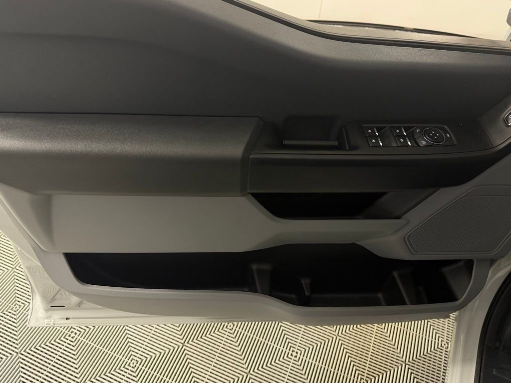 Used 2025 White Ford XL image 25