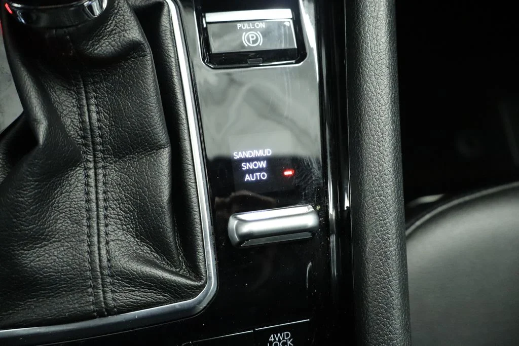 Used 2024 White Jeep Limited image 42
