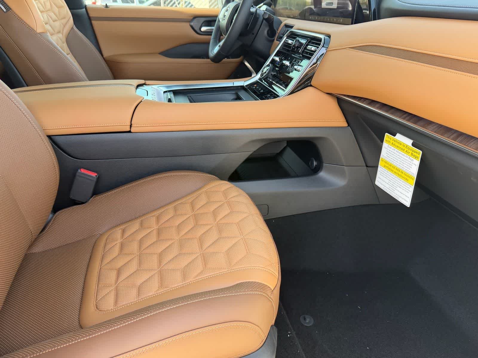 New 2026 Everest White TriCoat Nissan Platinum Reserve image 13