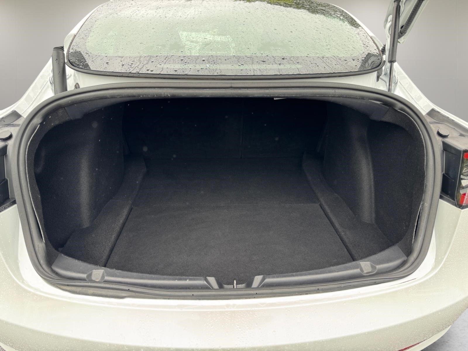 Used 2023  Tesla  image 15