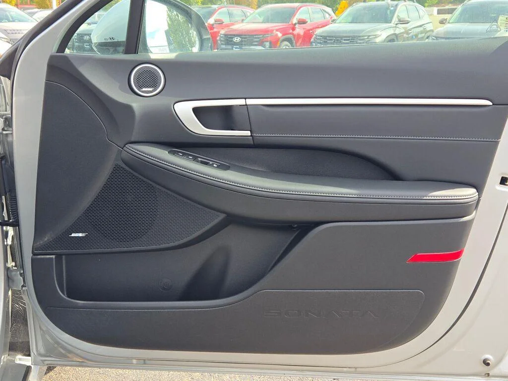 2025 Hyundai Sonata Hybrid Limited - Photo 9