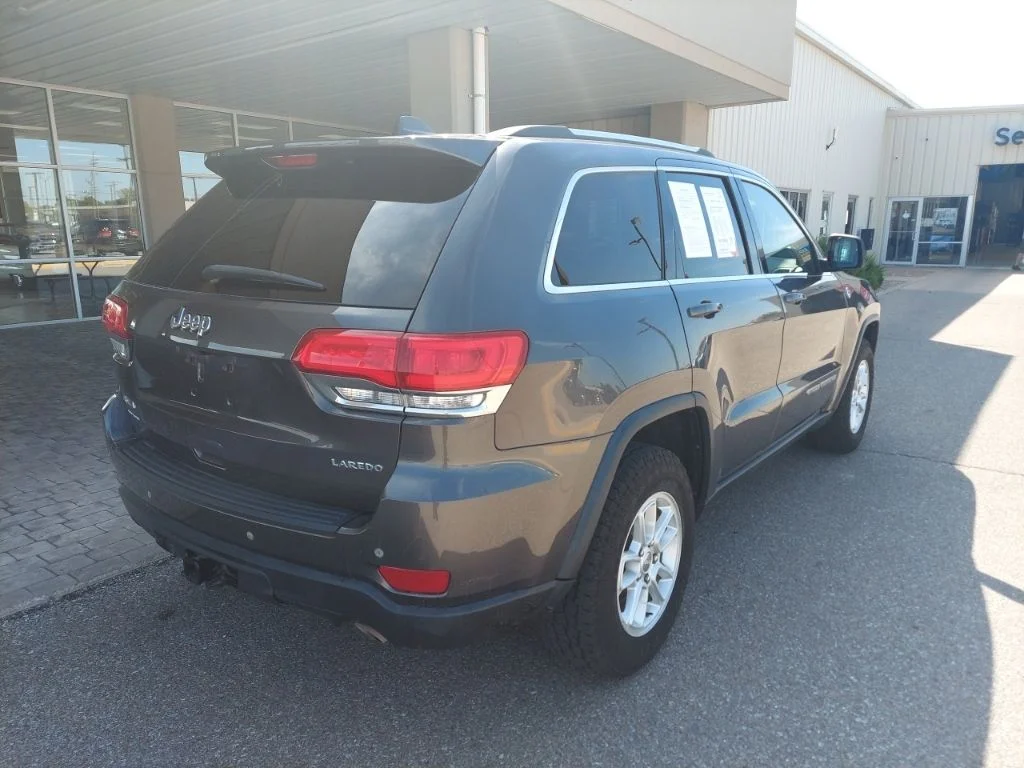 Certified Used 2019 Gray Jeep Laredo E image 7
