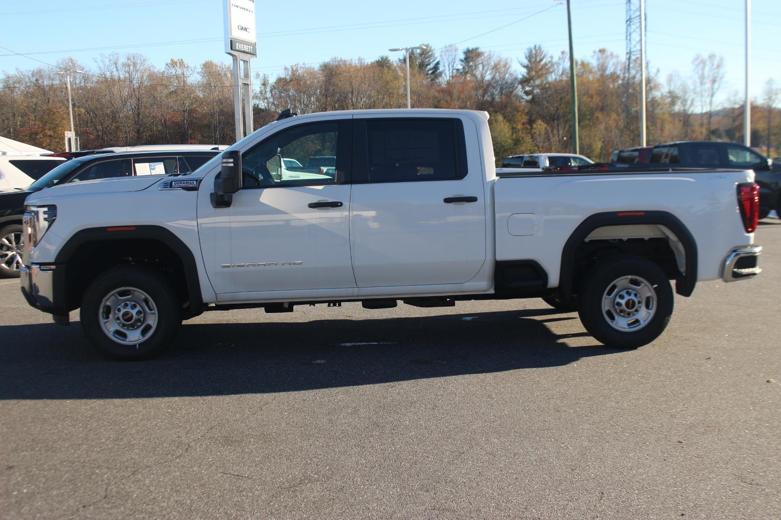 2025 GMC Sierra 2500HD Pro - Photo 4