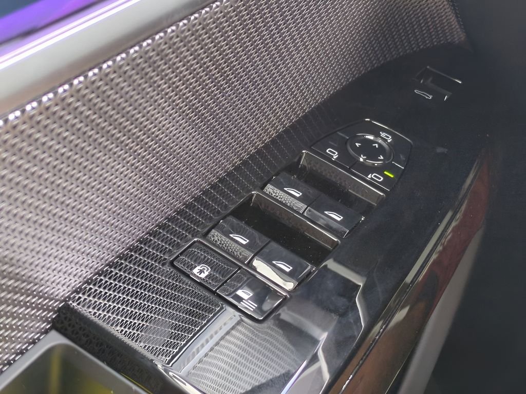 2026 BMW i7 50 - Photo 25