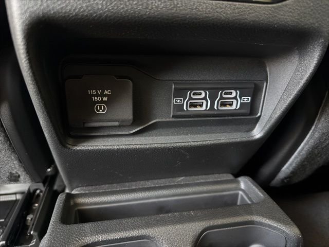 New 2026 Bright White Clear-Coat Exterior Paint Jeep Laredo image 17