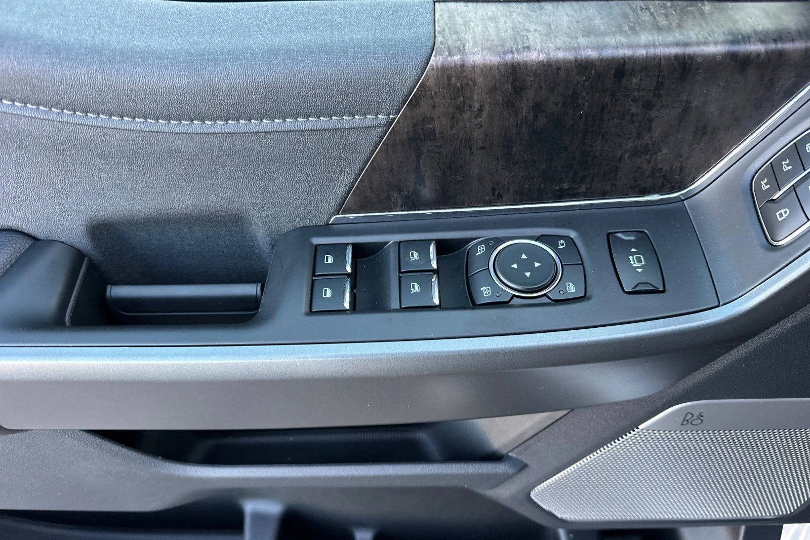New 2026 Oxford White Ford F-250® Lariat® image 7