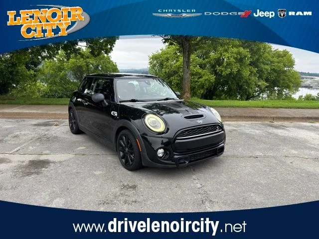 Used 2019 Black MINI Classic image 1