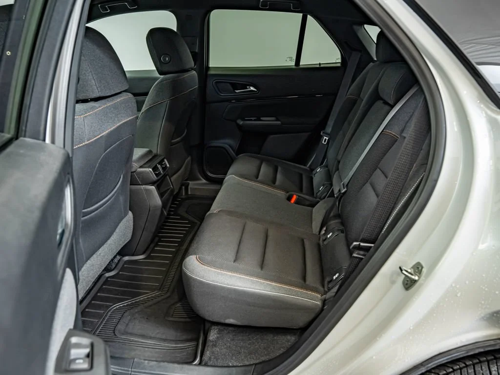 Used 2024 Snowfall Pearl Honda EX image 33