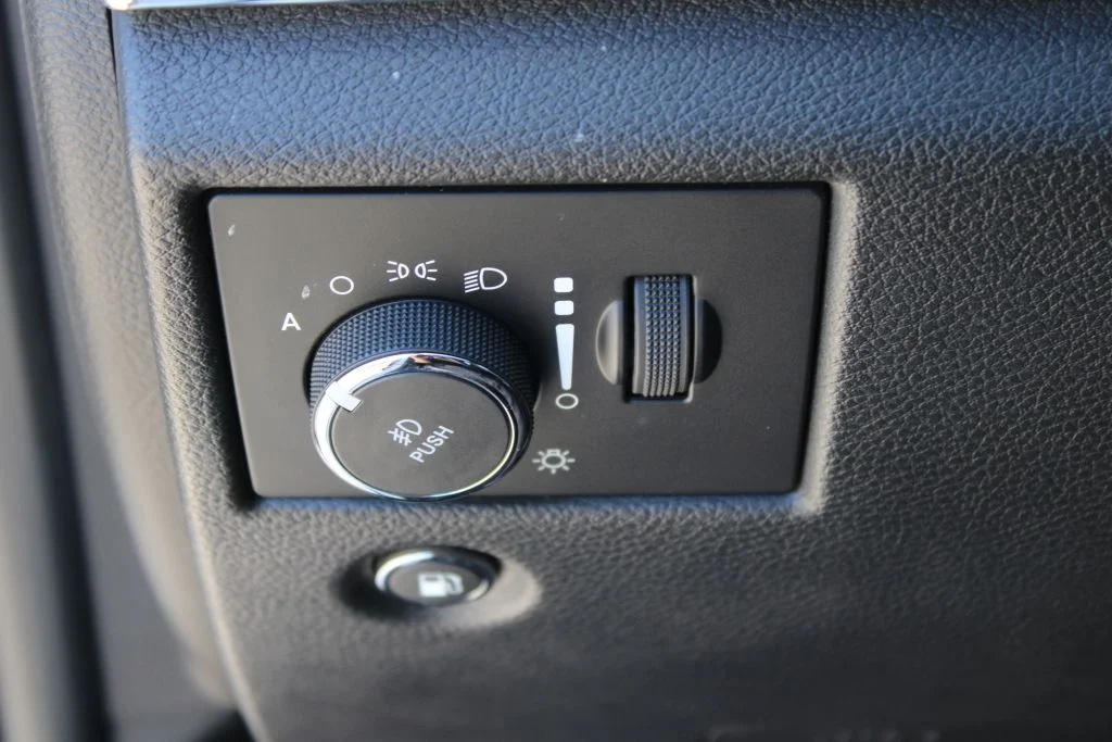 Used 2021 Silver Jeep Limited image 30
