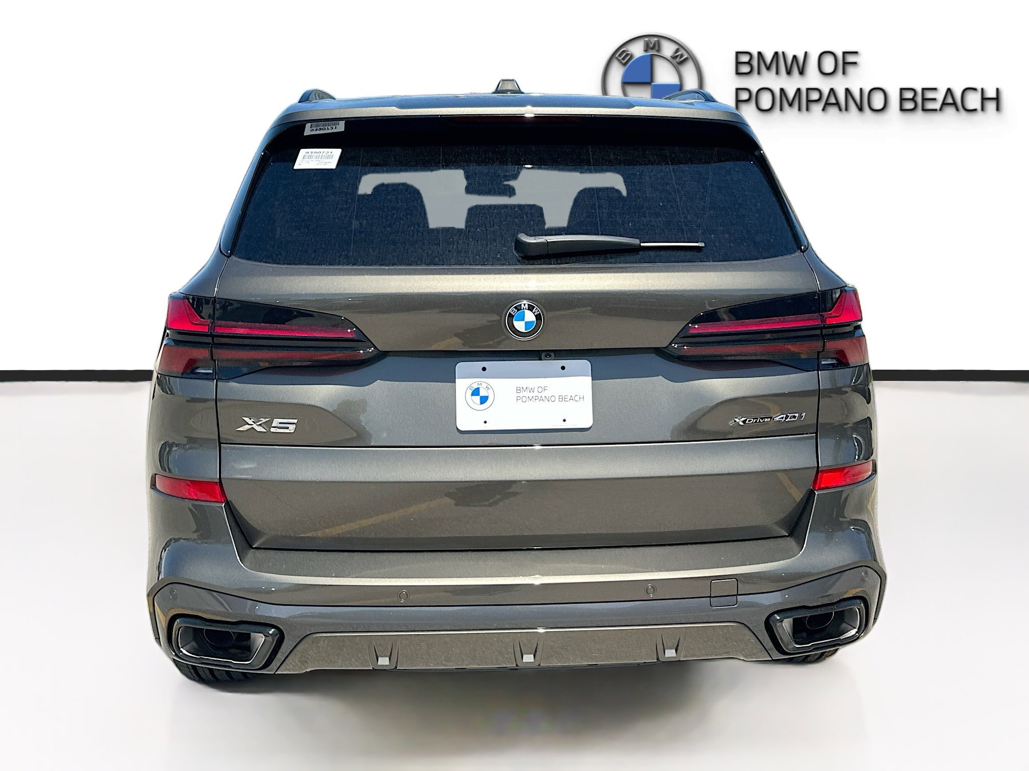 New 2026 Manhattan Green Metallic BMW xDrive40i image 5