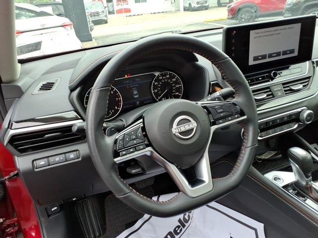 Used 2023 Red Nissan 2.5 SR image 11