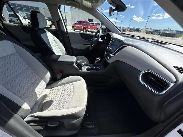 Used 2024 Summit White Chevrolet LT w/1LT Front-Wheel Drive image 26