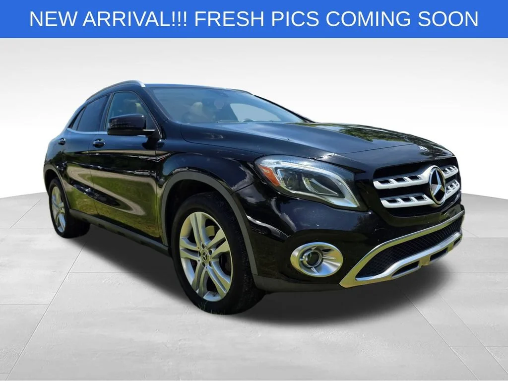Used 2018 Black Mercedes-Benz 4MATIC® image 2