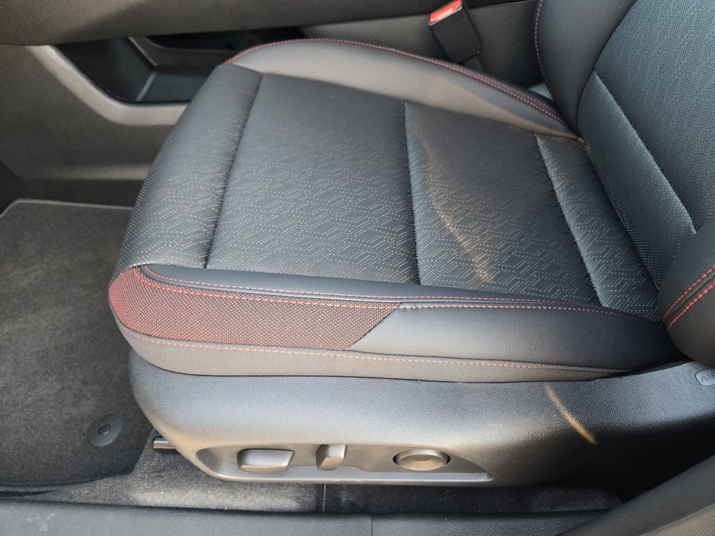 2027 Chevrolet Equinox RS - Photo 13