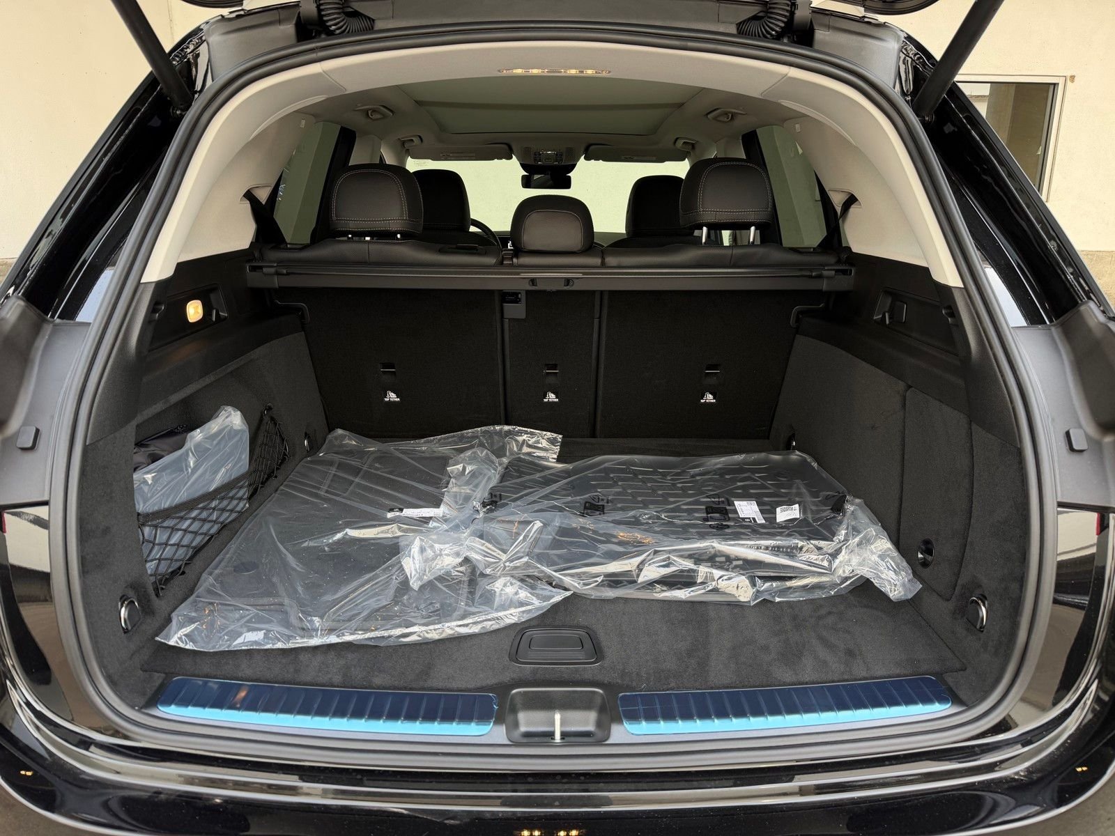 New 2026 Obsidian Black Metallic Mercedes-Benz GLE 350 image 21