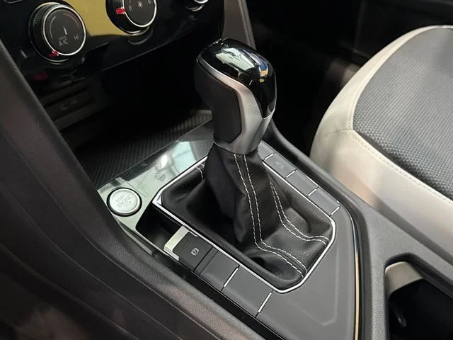 New 2027 Pure White Volkswagen 1.5T S image 32