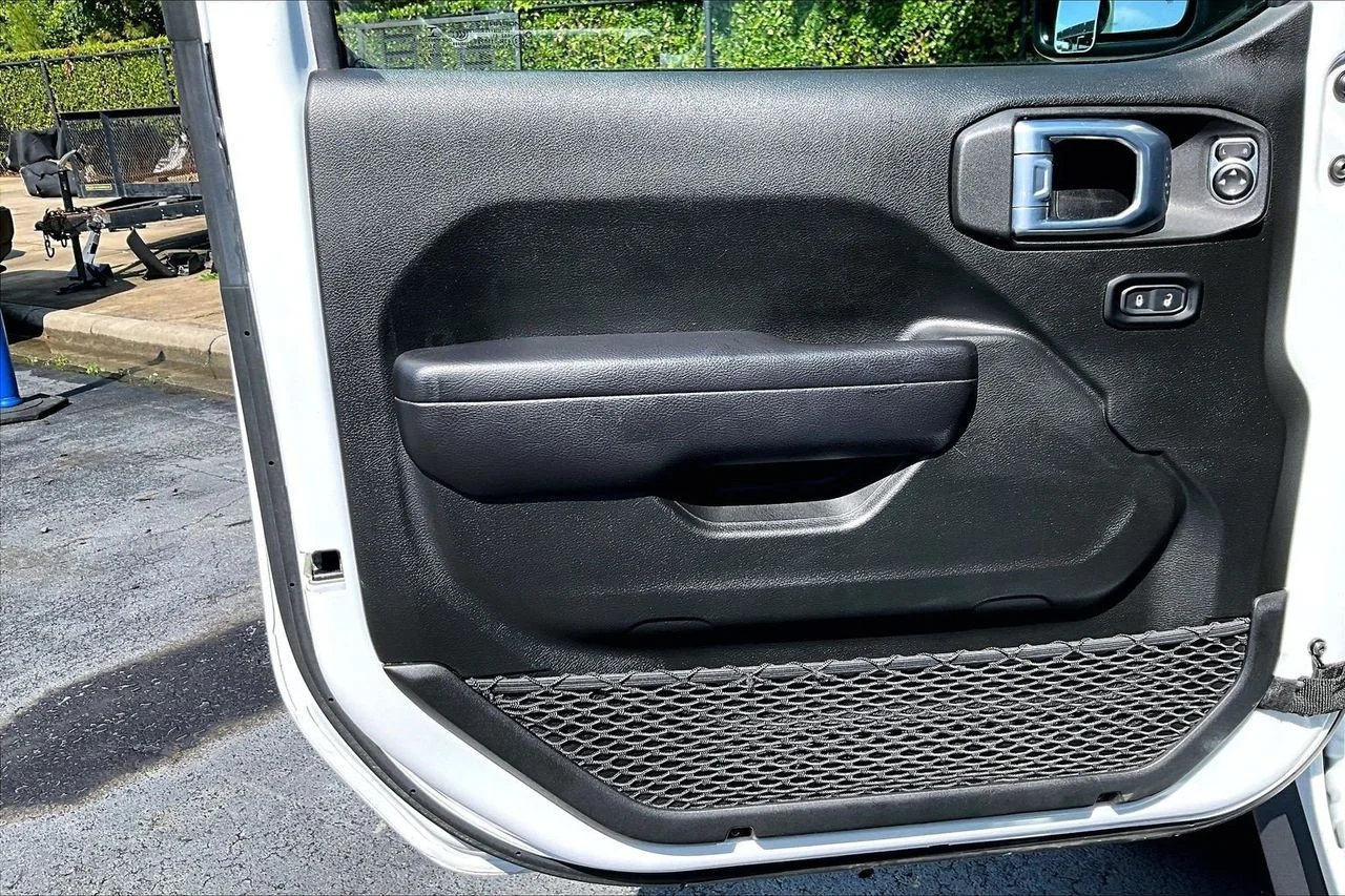 Used 2021 White Jeep Rubicon image 26