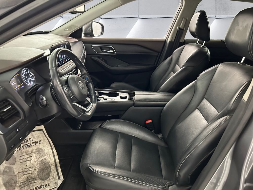 Used 2021 Gray Nissan SL image 7