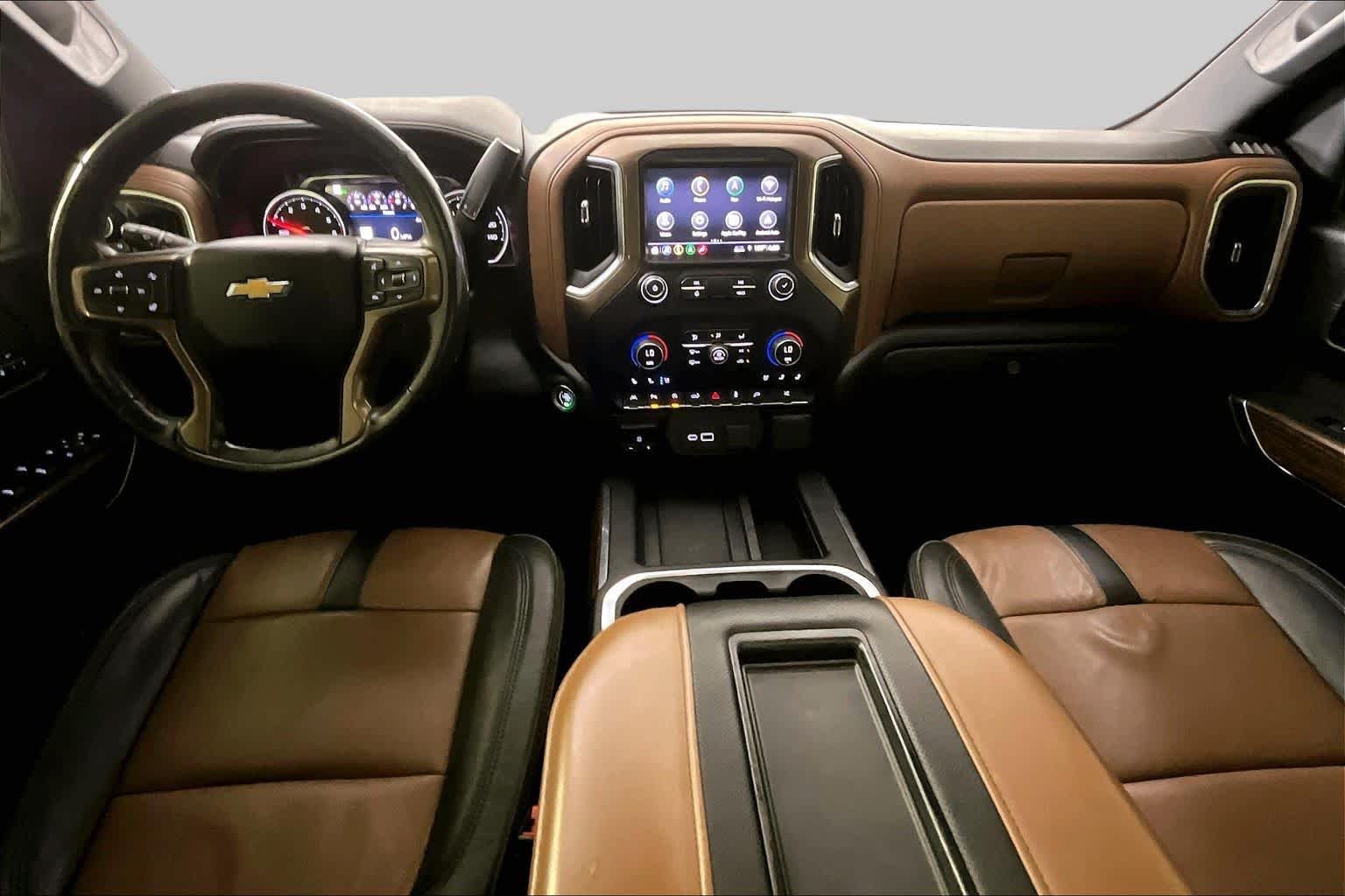 Used 2019 Iridescent Pearl Tricoat Chevrolet High Country image 15