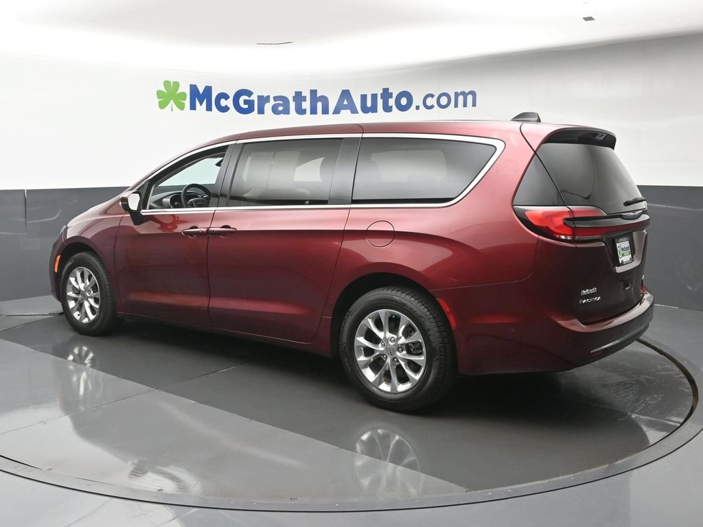 Used 2023 Red Chrysler Touring L image 25