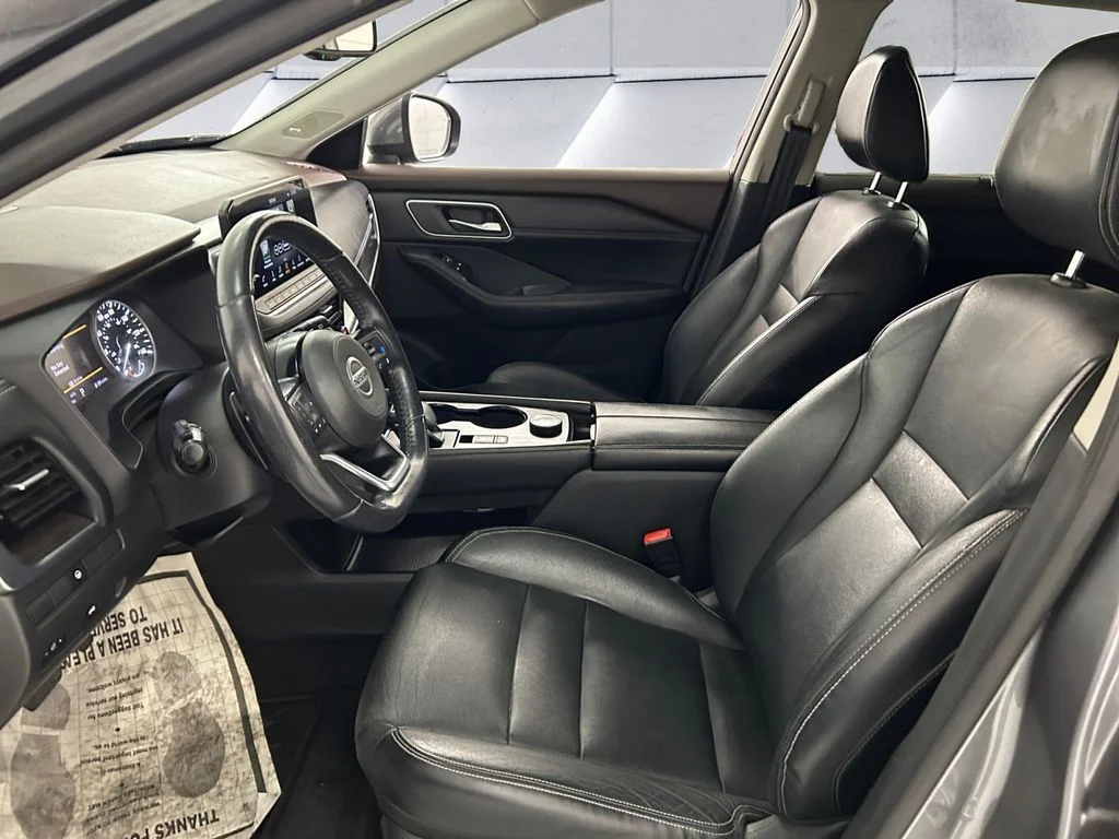 Used 2021 Gray Nissan SL image 7