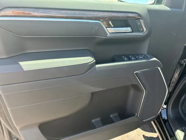 New 2026 Onyx Black GMC Elevation image 12