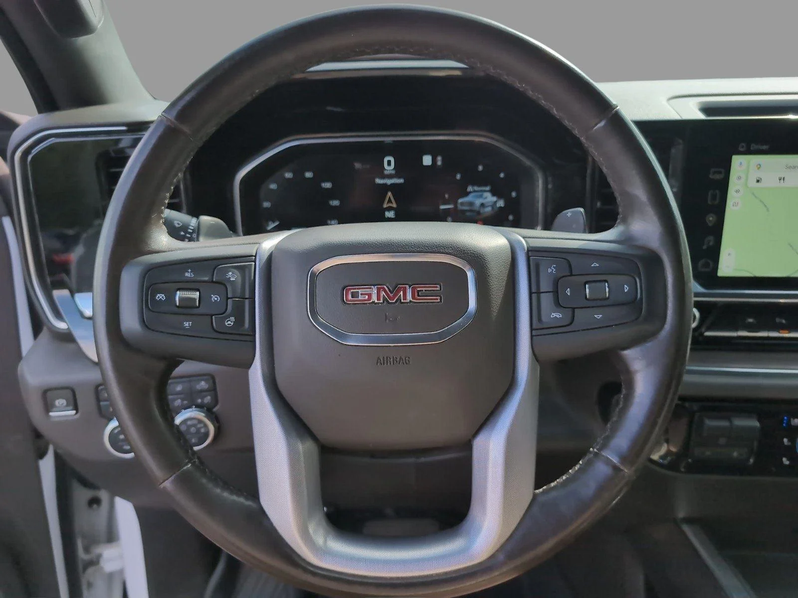 Used 2022 White Frost Tricoat GMC SLT image 30