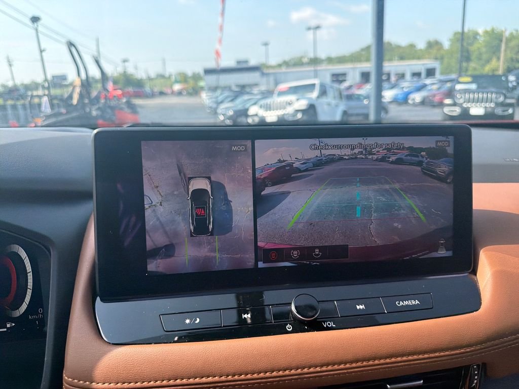Used 2025 Red Nissan Platinum image 20