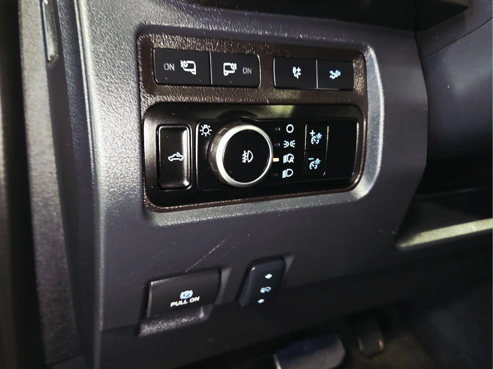 Used 2024 Carbonized Gray Ford Lariat image 38