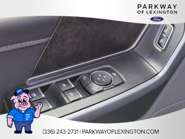 Used 2022 Red Ford XLT image 13