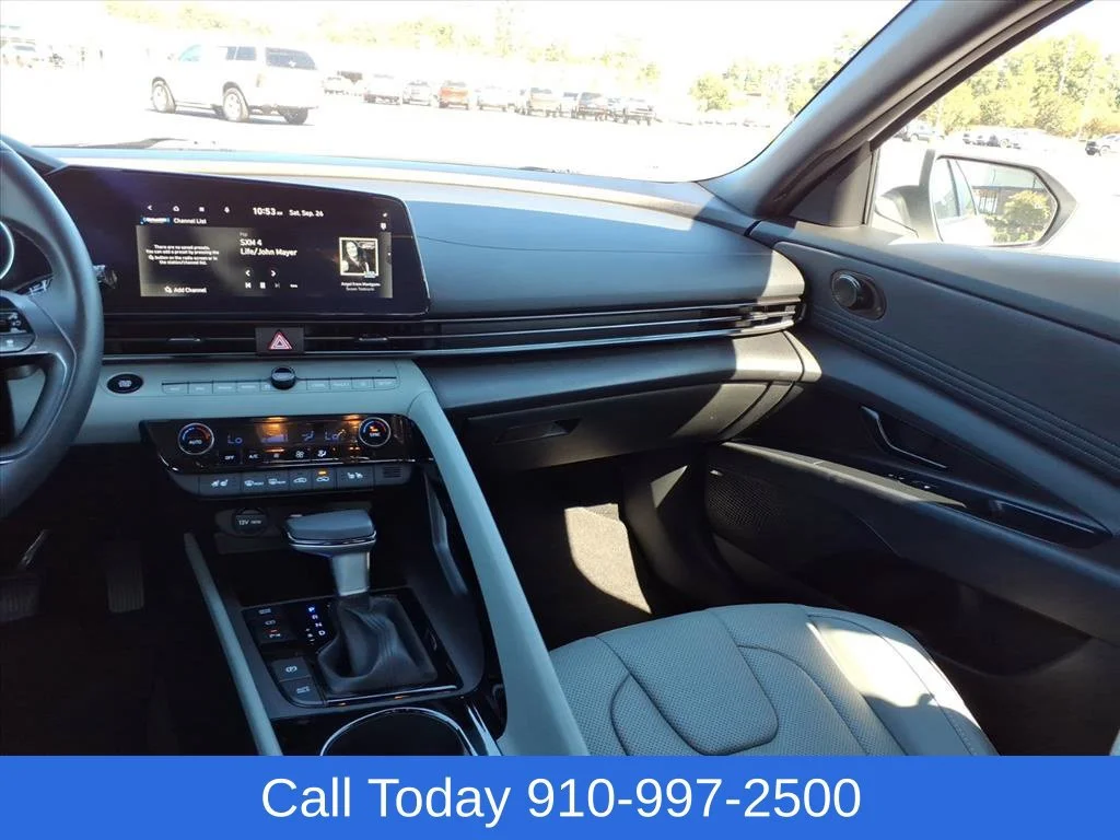 Used 2024 White Hyundai Limited image 13